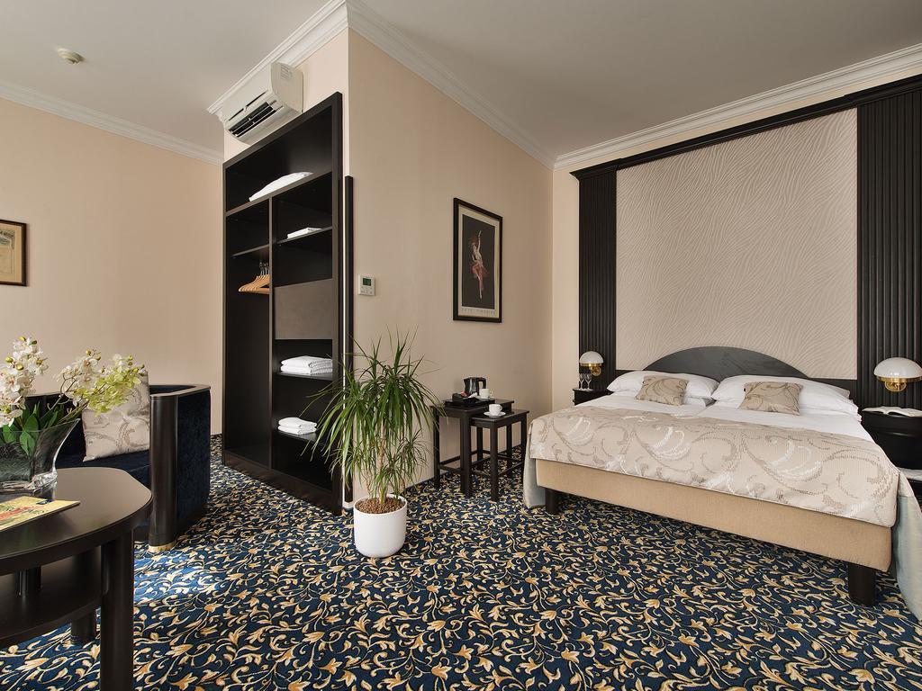 Ea Hotel Royal Esprit Prag Eksteriør billede